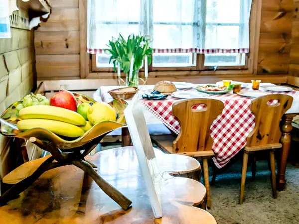 In The Woods Supraśl — jadalnia ze śniadaniem