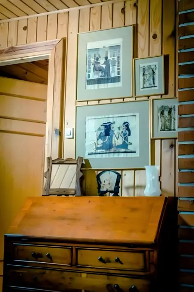 Galeria ramek — wnętrze leśnego domku do wynajęcia