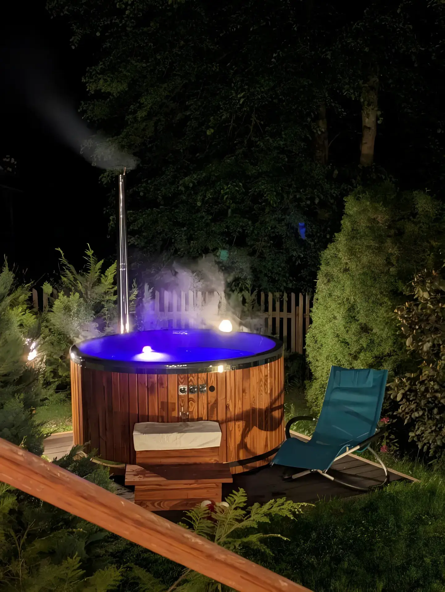 In The Woods Supraśl — ruska bania z jacuzzi pod gwiazdami